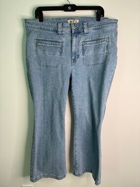 Madewell Mid Rise Wide Leg Kick Out Crop Jeans 18W